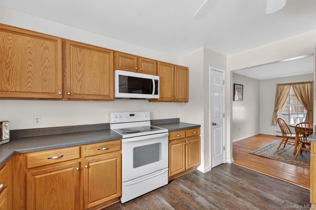 6 Jill Marie Circle, Wallkill, NY 12589