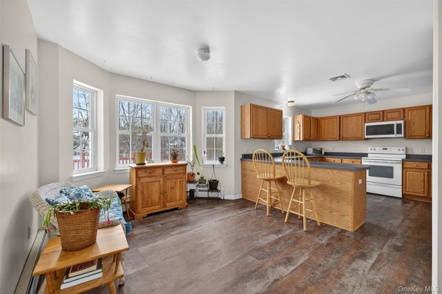 6 Jill Marie Circle, Wallkill, NY 12589