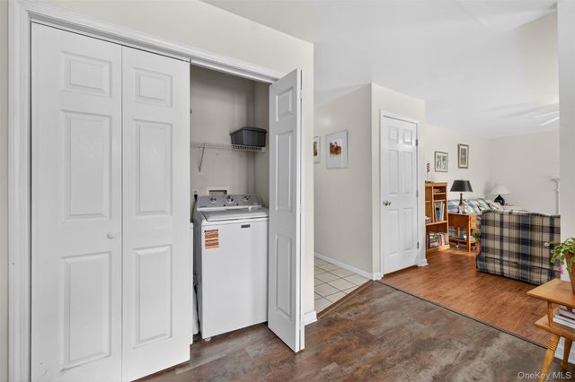 6 Jill Marie Circle, Wallkill, NY 12589