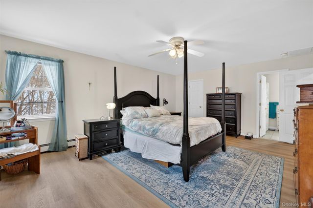 6 Jill Marie Circle, Wallkill, NY 12589