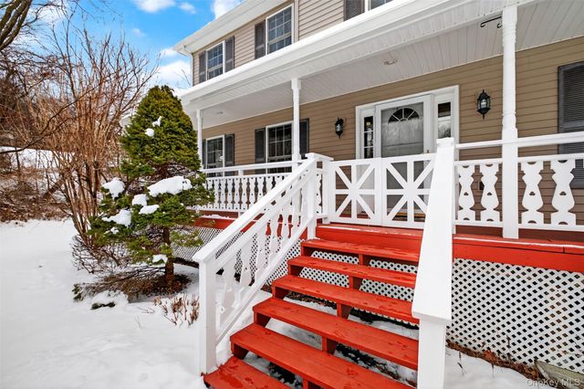 6 Jill Marie Circle, Wallkill, NY 12589