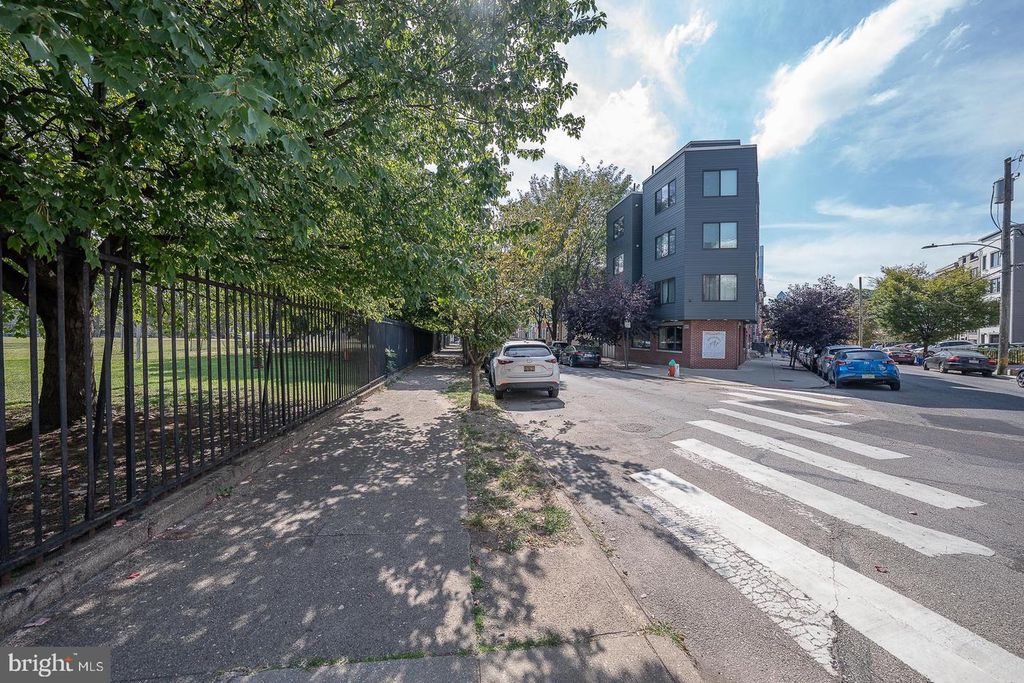 720 SHIRLEY ST, Philadelphia, PA 19130
