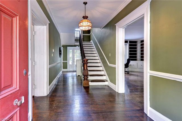 5812 Huntington AVE, Newport News, VA 23607