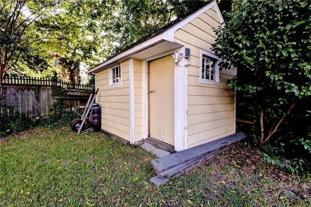 5812 Huntington AVE, Newport News, VA 23607