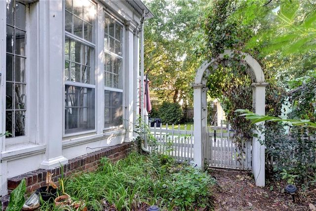 5812 Huntington AVE, Newport News, VA 23607