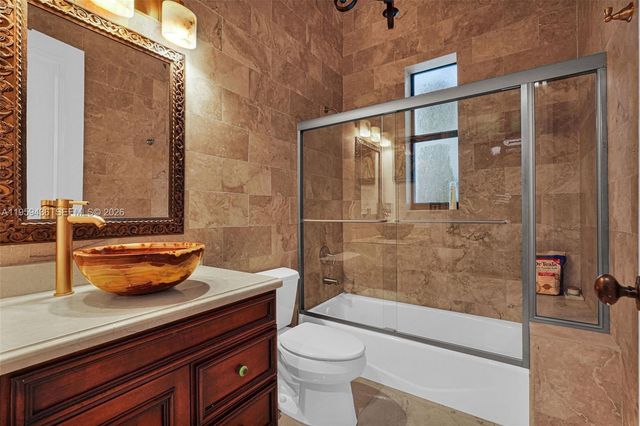 3675 Loquat Ave, Miami, FL 33133