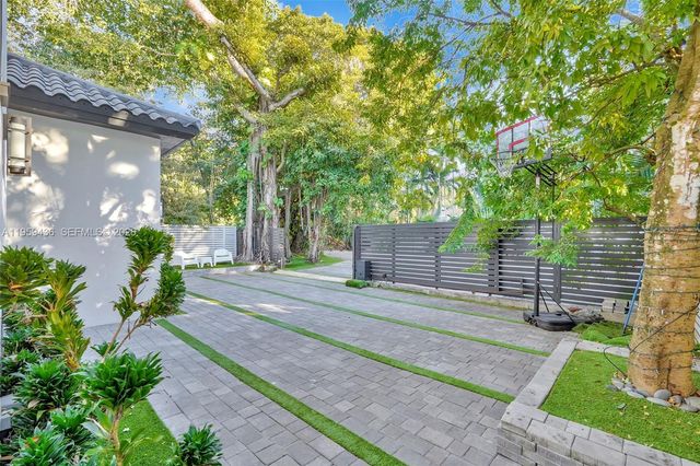 3675 Loquat Ave, Miami, FL 33133