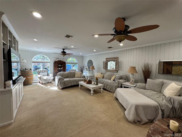 7 Kingston Road, Mount Sinai, NY 11766