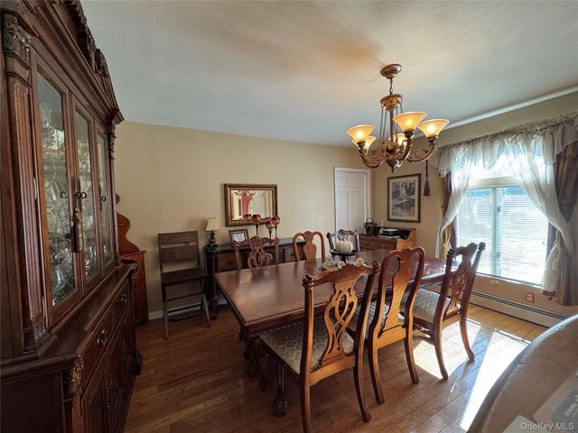 7 Kingston Road, Mount Sinai, NY 11766