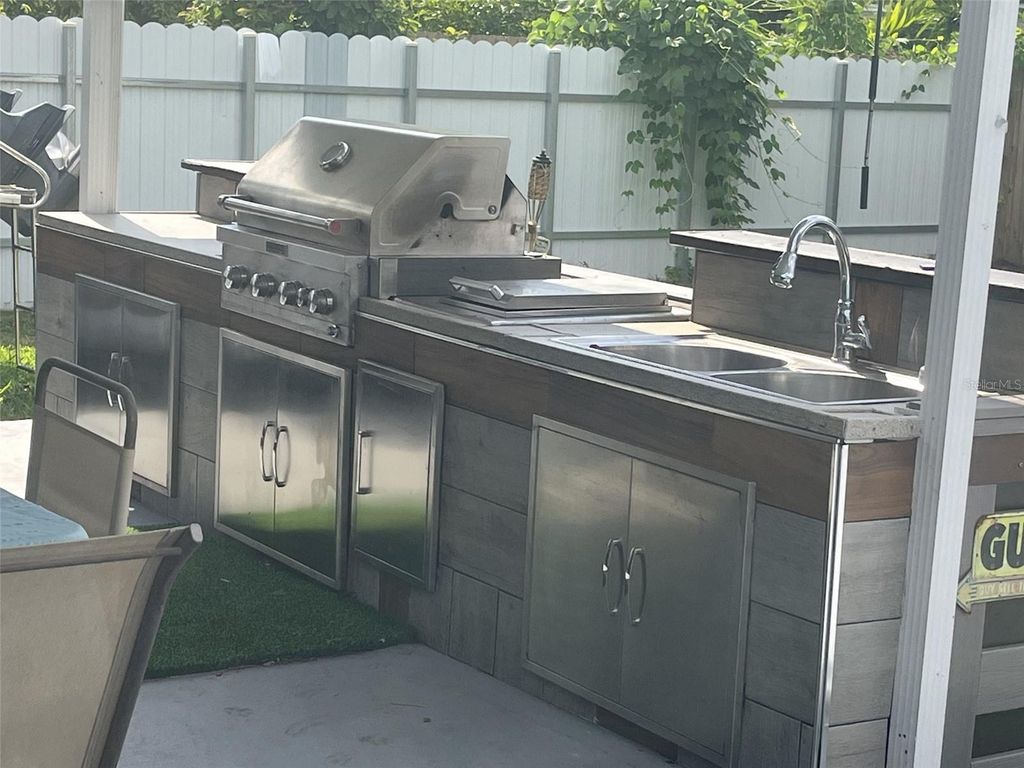 Image 17 of property listing at 9260 SW 164TH STREET, Palmetto Bay, FL 33157