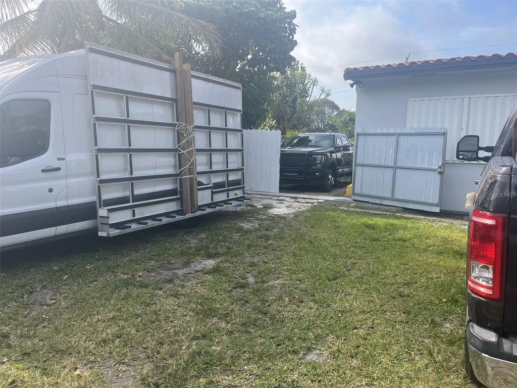 Image 24 of property listing at 9260 SW 164TH STREET, Palmetto Bay, FL 33157