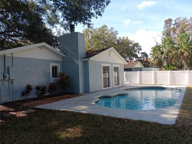 21439 NORTHWOOD DRIVE, Lutz, FL 33549