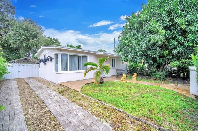 1381 NE 152nd St, North Miami Beach, FL 33162