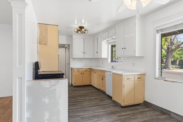 919 Del Rey Ave, Modesto, CA 95350