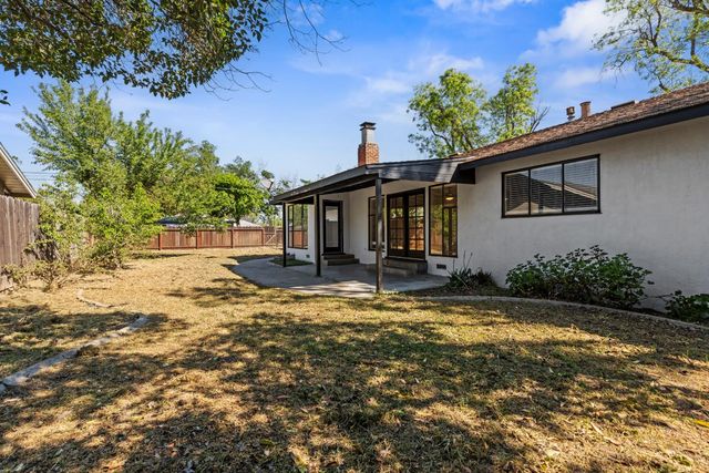 919 Del Rey Ave, Modesto, CA 95350