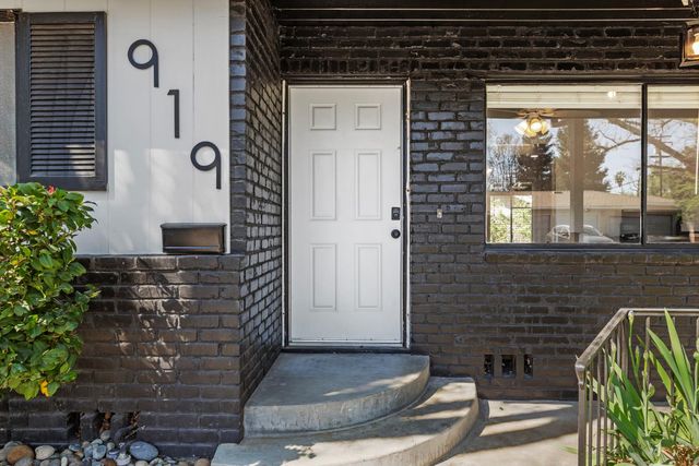 919 Del Rey Ave, Modesto, CA 95350