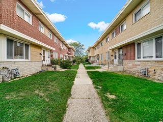 9457 Kenton Avenue F, Skokie, IL 60076
