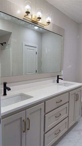 13037 W 174th Place, Overland Park, KS 66221