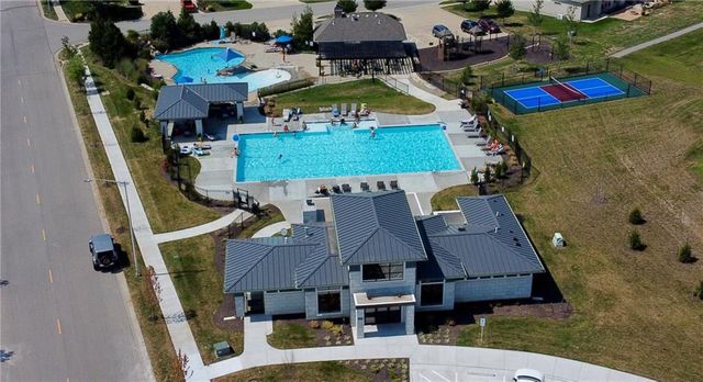 13037 W 174th Place, Overland Park, KS 66221