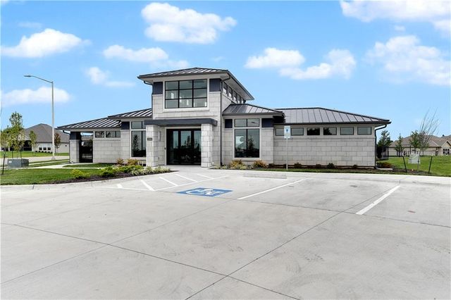 13037 W 174th Place, Overland Park, KS 66221