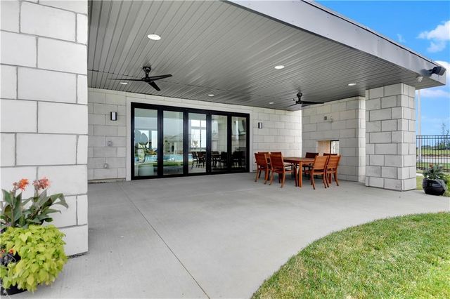 13037 W 174th Place, Overland Park, KS 66221