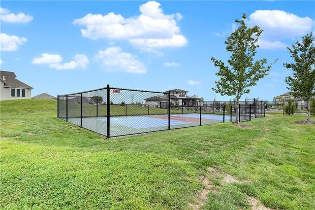 13037 W 174th Place, Overland Park, KS 66221