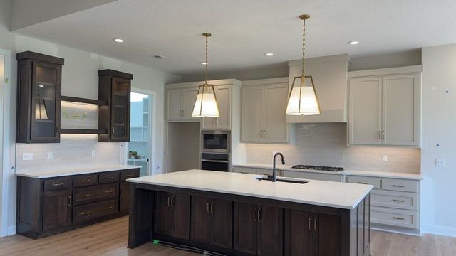 13037 W 174th Place, Overland Park, KS 66221