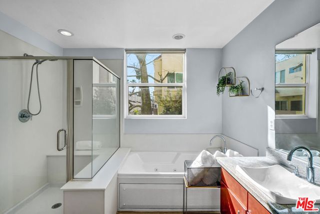 14412 Killion Street 205, Sherman Oaks, CA 91401