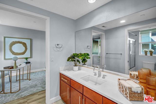 14412 Killion Street 205, Sherman Oaks, CA 91401