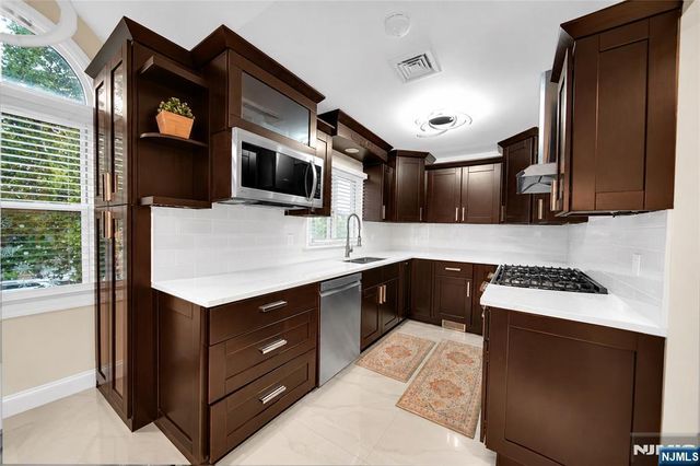 99 Edsall Boulevard, Palisades Park, NJ 07650