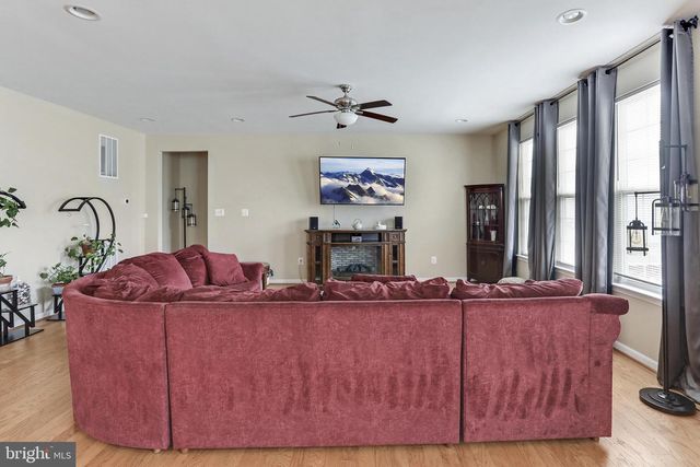 128 SPARKLING BROOK RD, Ranson, WV 25438