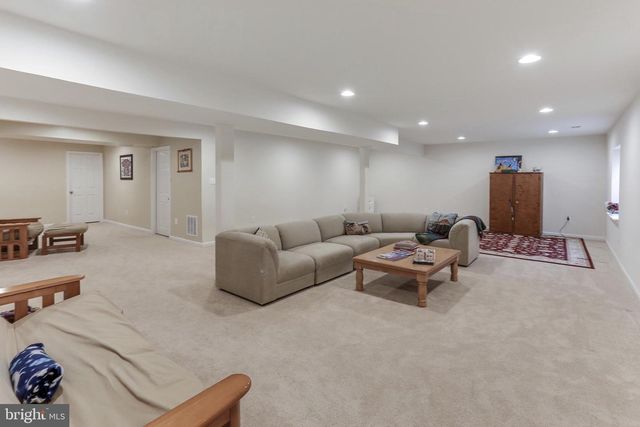 128 SPARKLING BROOK RD, Ranson, WV 25438