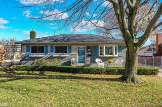 32840 Eiffel Avenue, Warren, MI 48088