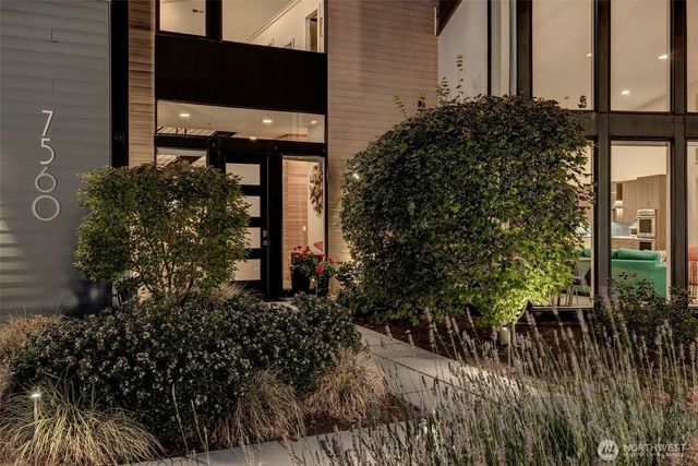 7560 86th Avenue SE, Mercer Island, WA 98040