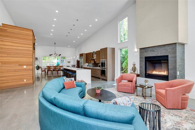 7560 86th Avenue SE, Mercer Island, WA 98040