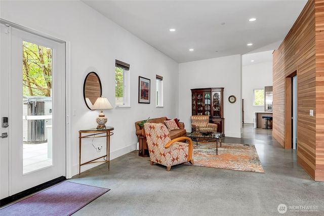 7560 86th Avenue SE, Mercer Island, WA 98040