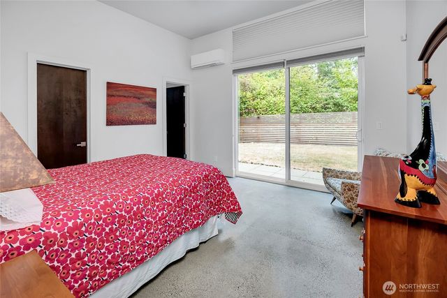 7560 86th Avenue SE, Mercer Island, WA 98040