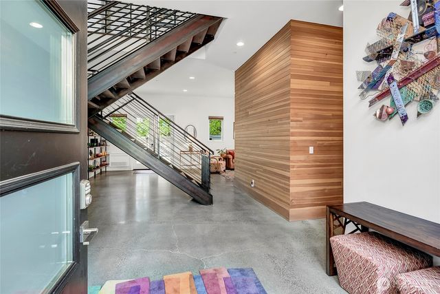 7560 86th Avenue SE, Mercer Island, WA 98040
