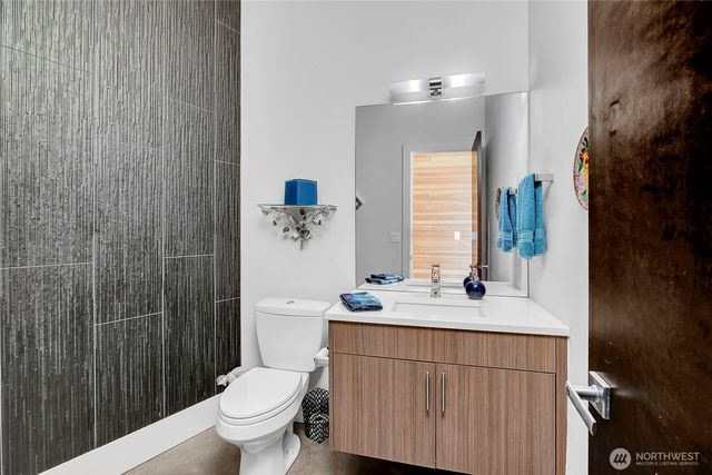 7560 86th Avenue SE, Mercer Island, WA 98040