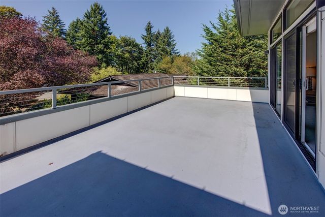 7560 86th Avenue SE, Mercer Island, WA 98040