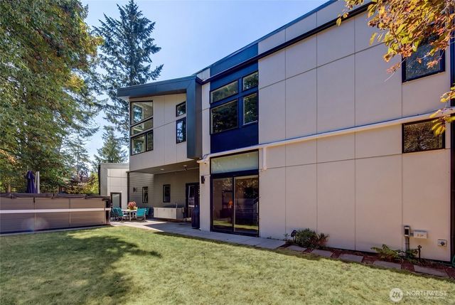7560 86th Avenue SE, Mercer Island, WA 98040