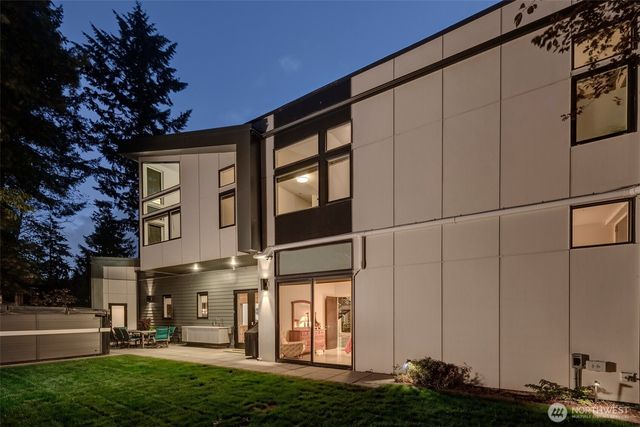 7560 86th Avenue SE, Mercer Island, WA 98040