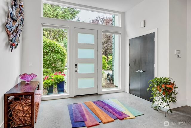 7560 86th Avenue SE, Mercer Island, WA 98040