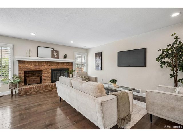 10138 W Roxbury Ave, Littleton, CO 80127