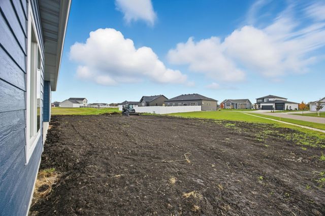 4757 11th Street W, West Fargo, ND 58078