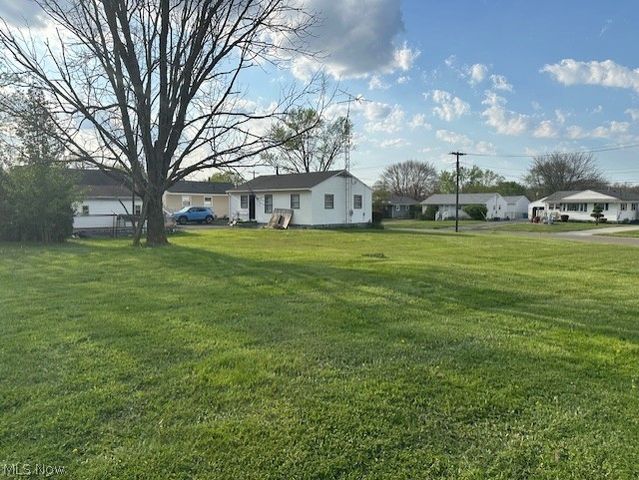 1171 Doris Drive, Hubbard, OH 44425
