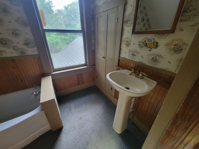 44 Wells Road, Granby, CT 06035