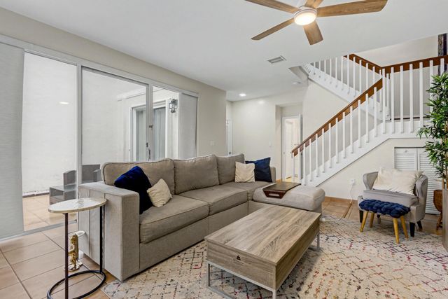 1545 Seagrape Way 1545, Hollywood, FL 33019