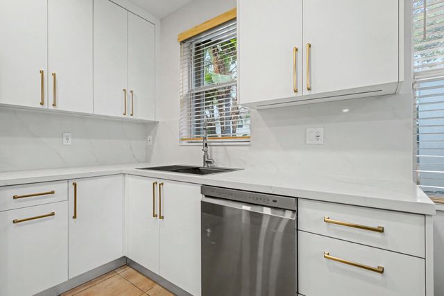 1545 Seagrape Way 1545, Hollywood, FL 33019