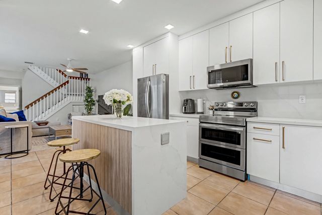 1545 Seagrape Way 1545, Hollywood, FL 33019